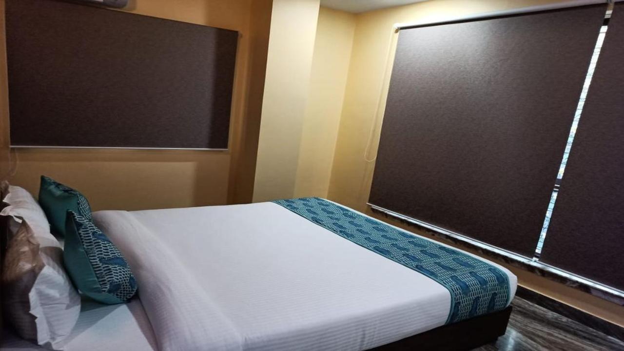 Hotel Aloka Residency Calcutta Buitenkant foto