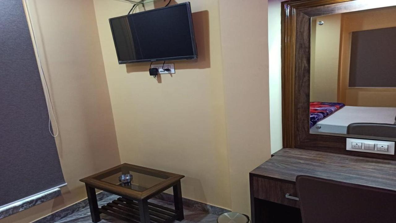 Hotel Aloka Residency Calcutta Buitenkant foto